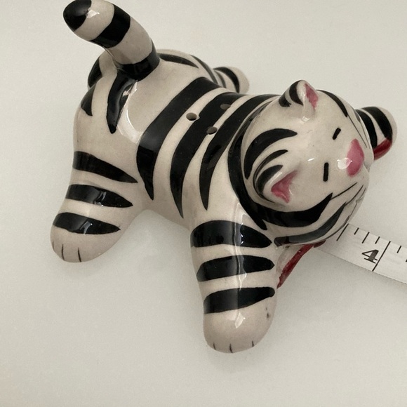 Blue Sky Clayworks Ceramic Stackable Tabby Kitty Cats Salt & Pepper Shakers - Picture 11 of 11